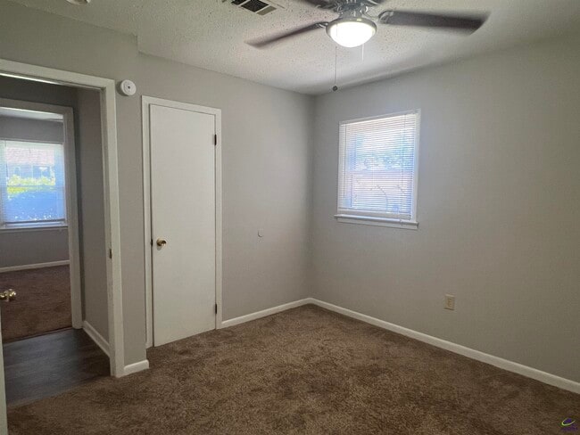 Building Photo - 211 Laverne Dr
