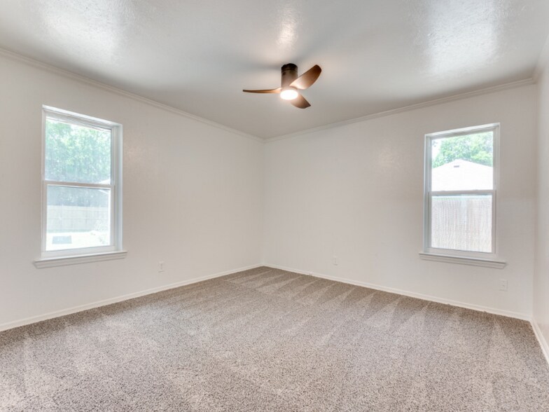 Building Photo - 1926 Chiesa Rd