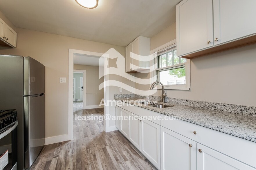 Building Photo - 1305 N Meade St