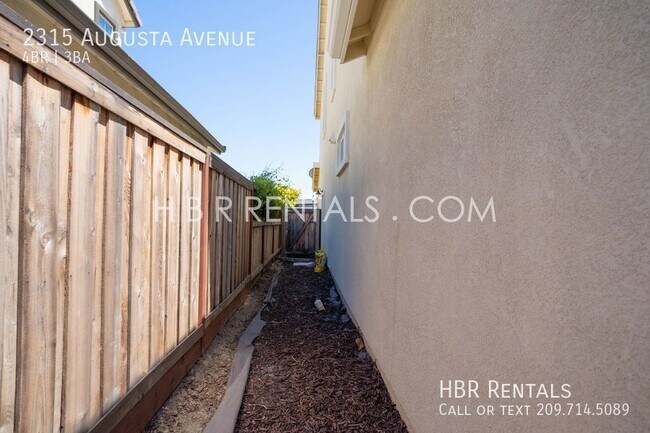 Building Photo - Ellis Community - Four Bedroom Home Over 3...