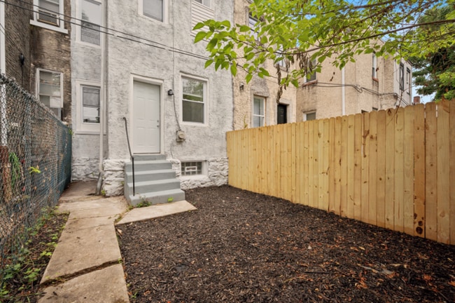 Building Photo - 5945 N Norwood St