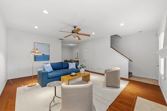 Building Photo - 9850 Pagewood Ln