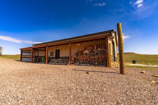 Building Photo - 67 Cowboy Wy