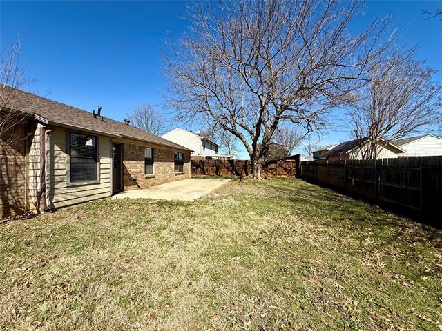 Building Photo - 2611 Fountainview Dr