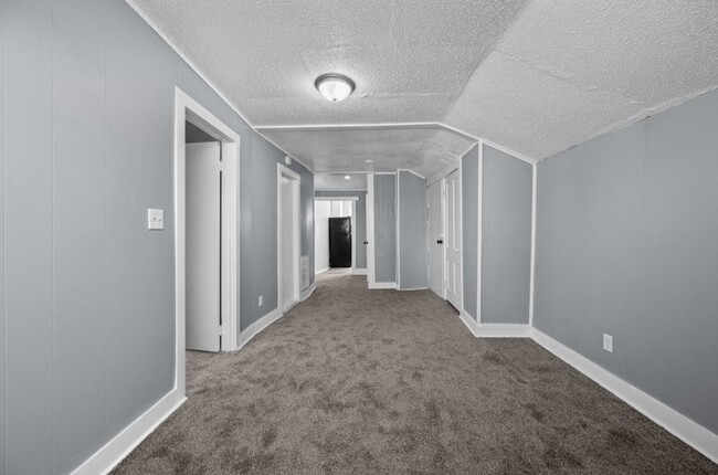 Building Photo - HM 3030 Indian Rd.