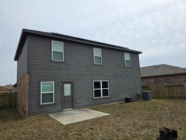 Building Photo - 305 Lone Mountain Dr