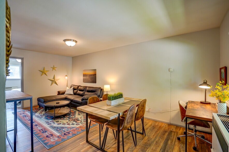 Building Photo - 407 S 94th Pl