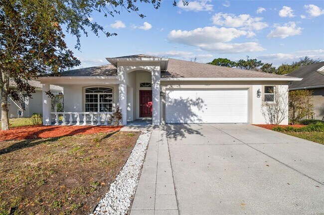 Primary Photo - 15807 Leatherleaf Ln
