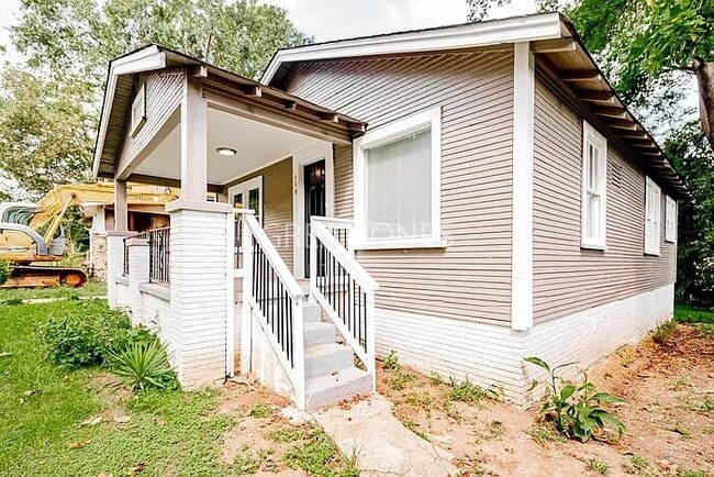Building Photo - 608 77th Way S