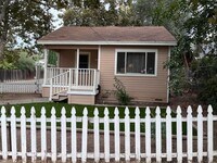 Building Photo - PENRYN PROPERTY 2 BEDROOM & 1 BATH