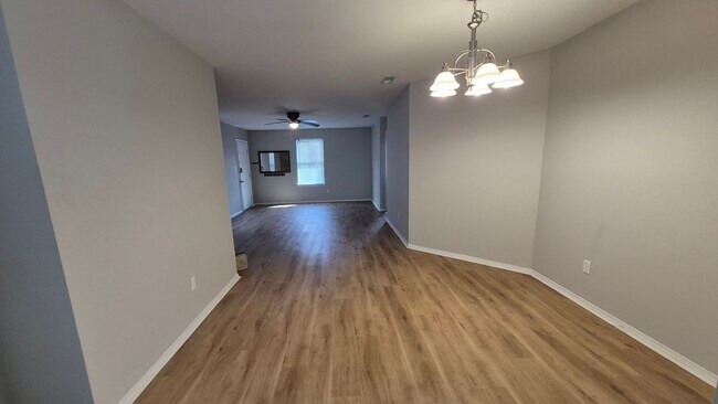 Building Photo - 2370 Shoal Creek Dr
