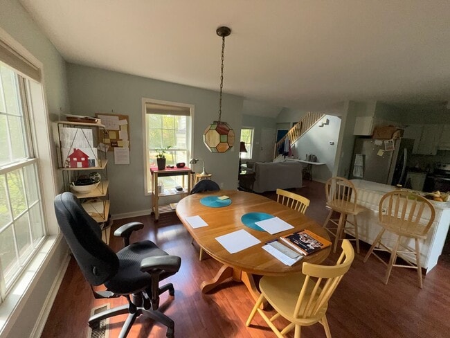 Building Photo - 408 Mitchell Ln