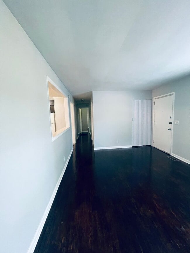 Building Photo - 3 Bedroom, 1 Bath House East Nashville!
