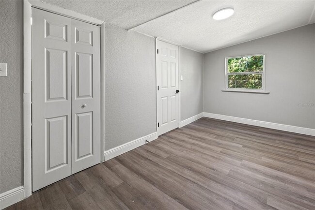 Building Photo - 1606 E Osborne Ave