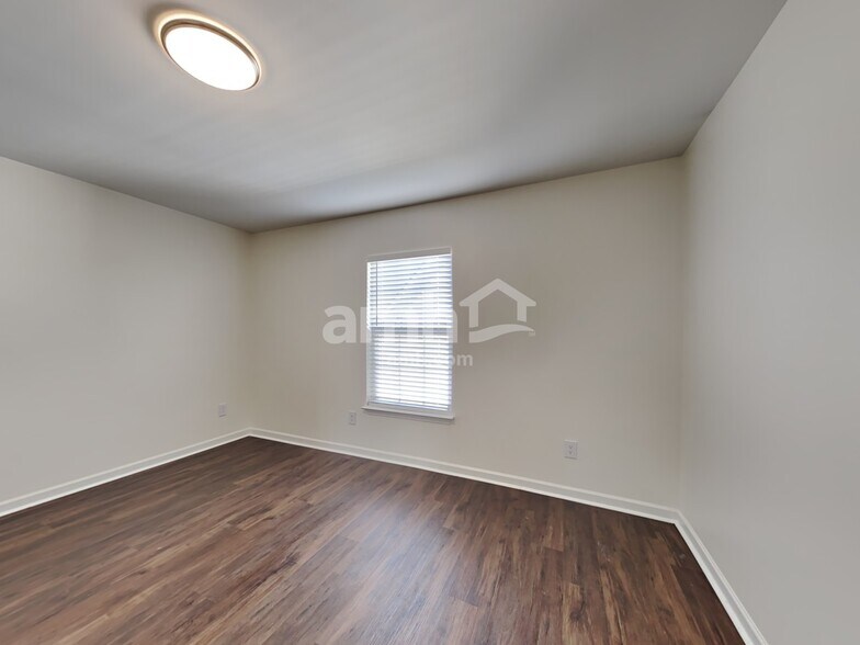 Building Photo - 2034 Fiona Way