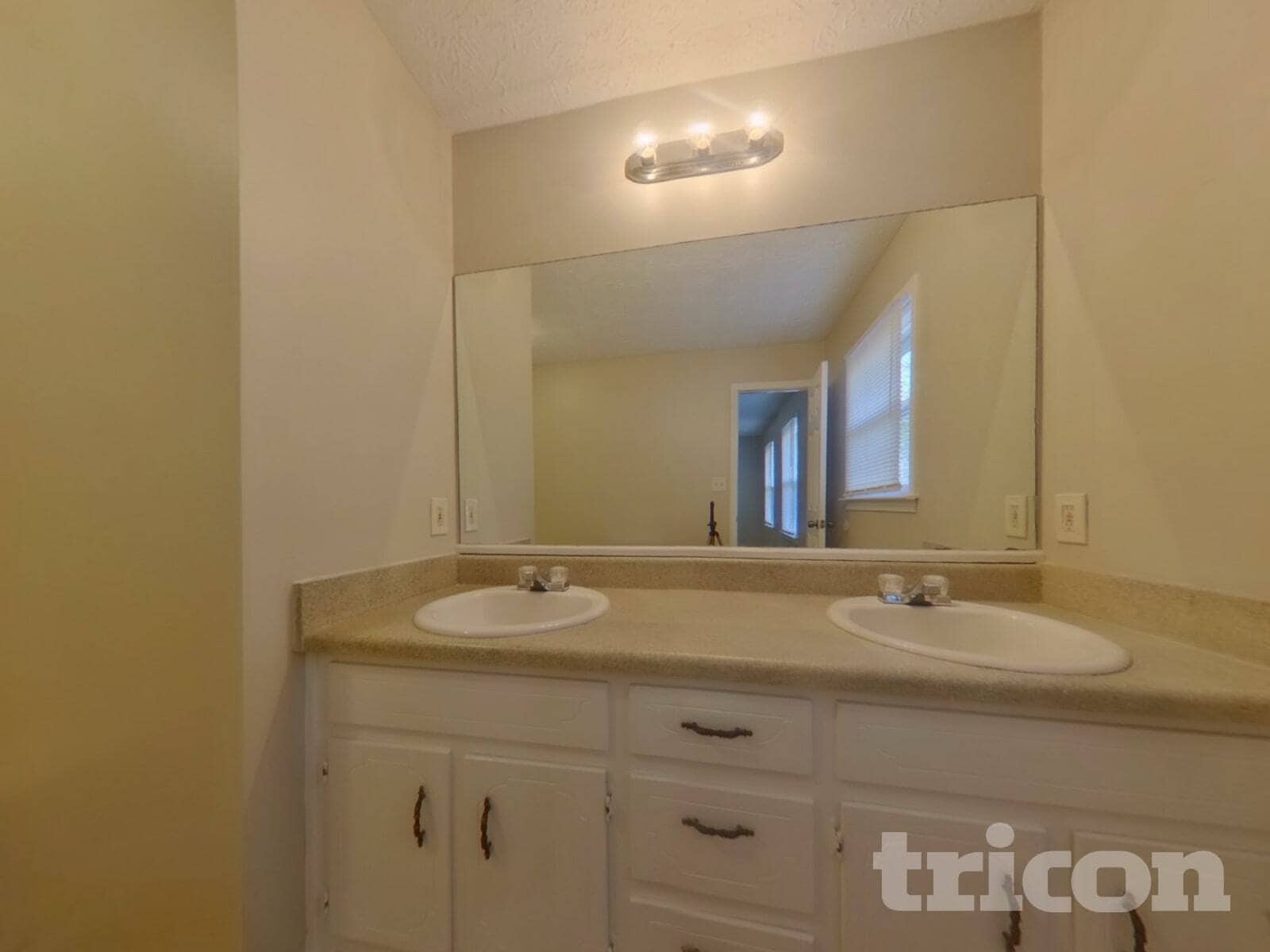 Building Photo - 35 Quail Ct