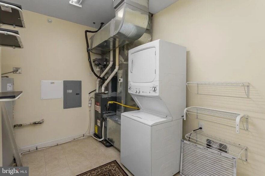 Laundry room - 968 Robbinsville Edinburg Rd
