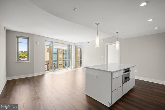 Building Photo - 1311 13th St NW