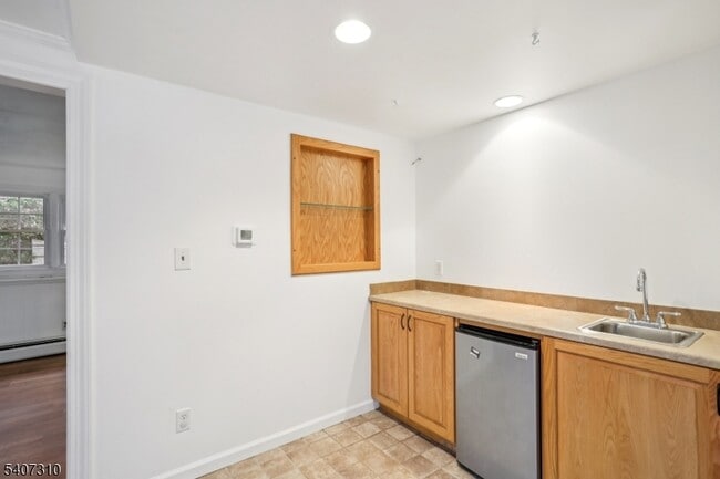 Building Photo - 254 Darlington Ave