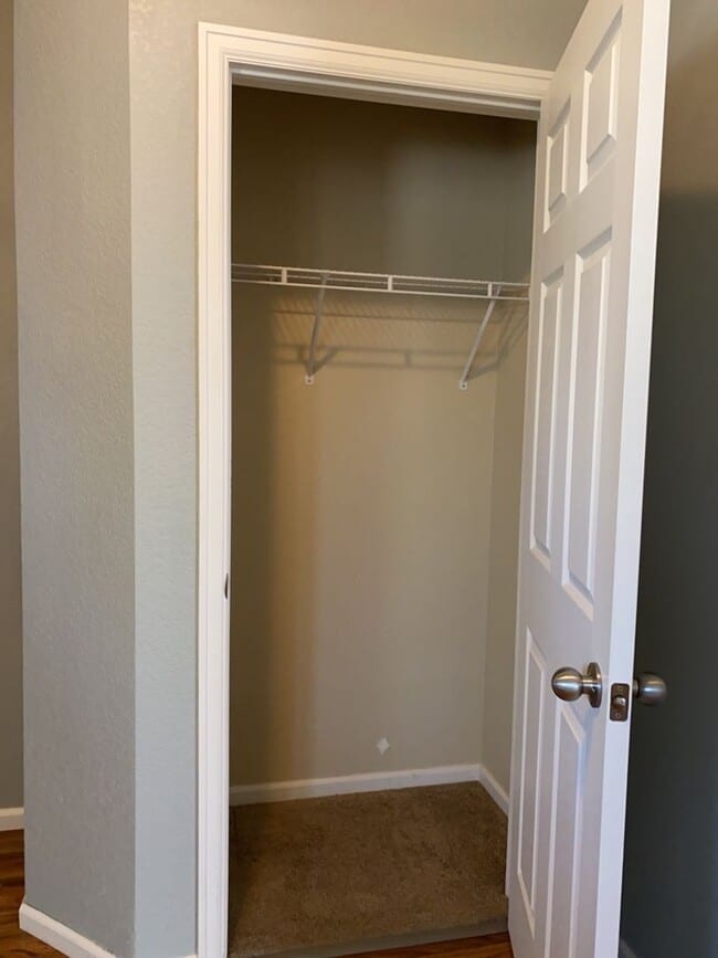Building Photo - Beautiful 2-Story home near Ft Collins Country Club with easy access to I-25.
