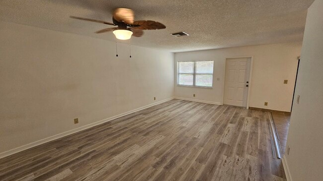 Building Photo - 5797 Doris Ct