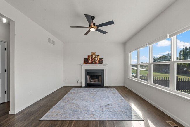 Building Photo - Charming 4-Bedroom Home in Prime St. Charl...