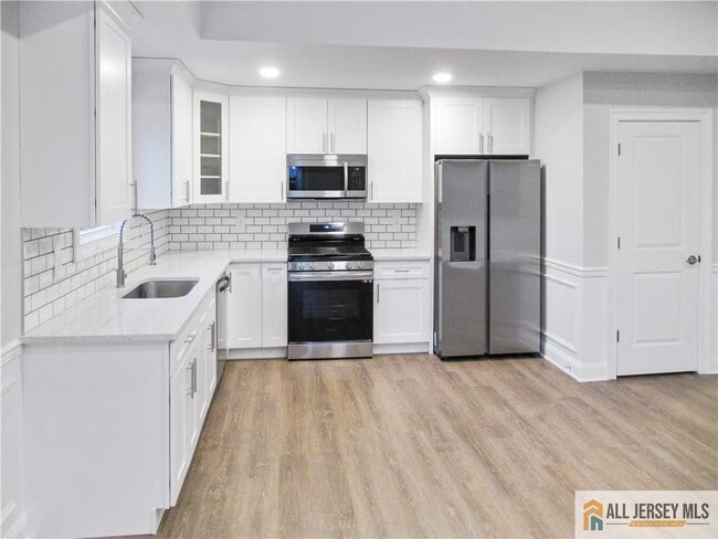 Building Photo - 502 Alpine St