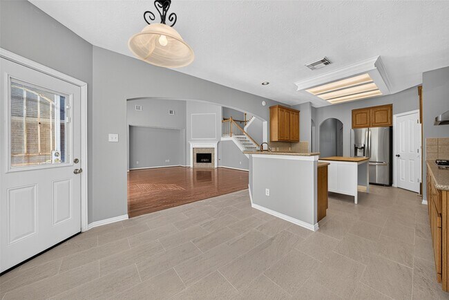 Building Photo - 8519 Babbling Brook Ct