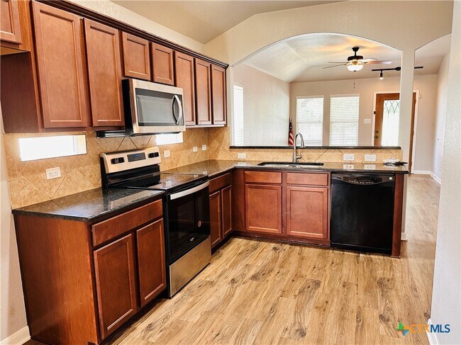 Building Photo - 532 Magnolia Wind