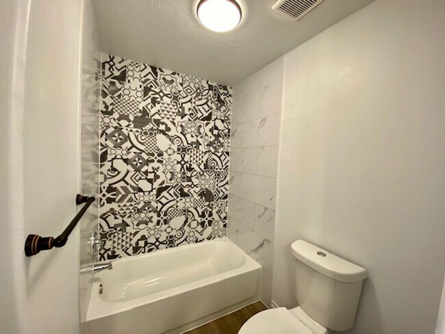 Building Photo - 766 N 2720 E