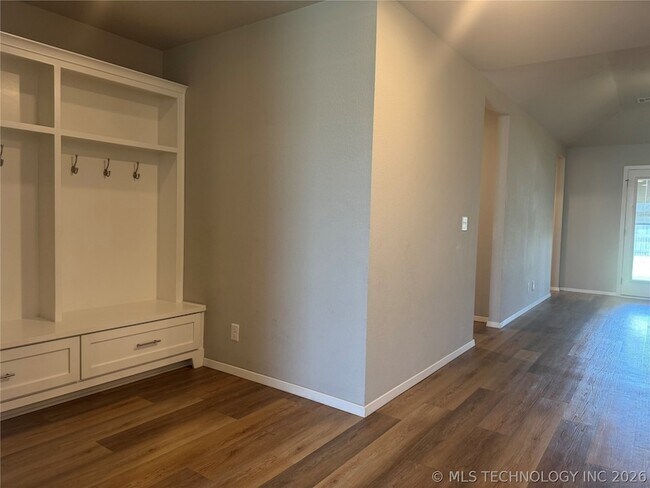 Building Photo - 13008 East 125th Place N