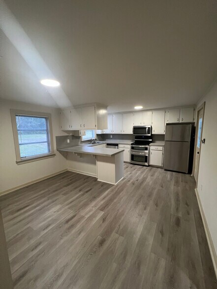 Building Photo - 2020 Boykin Blvd