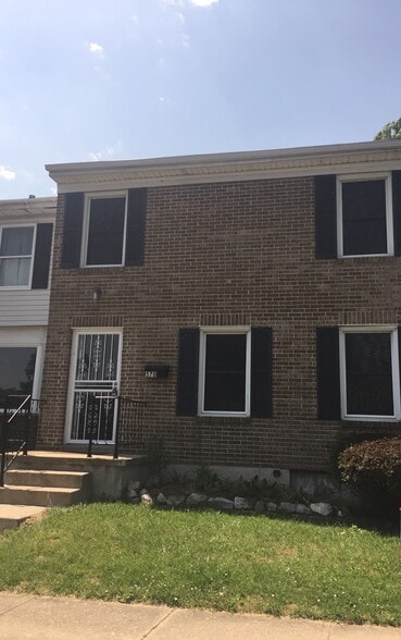 Primary Photo - 570 Jamestown Ct