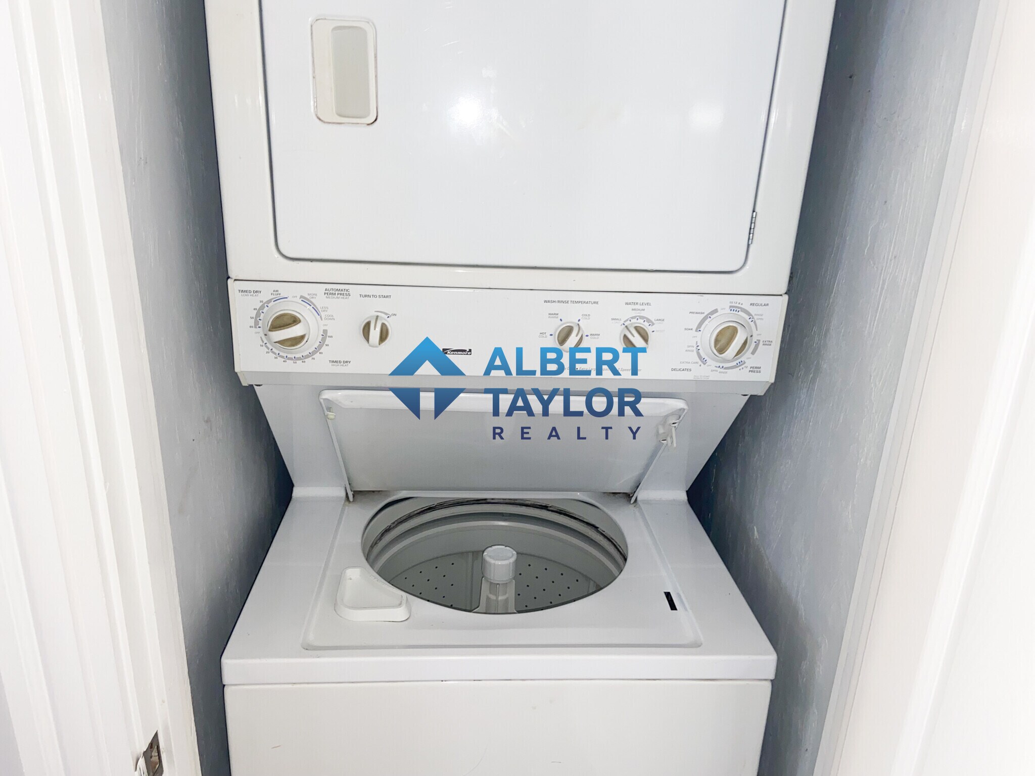 Building Photo - 19 Parker Hill Ave