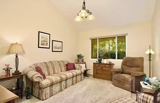 Building Photo - Amazing Location & Sprawling Country Livin...