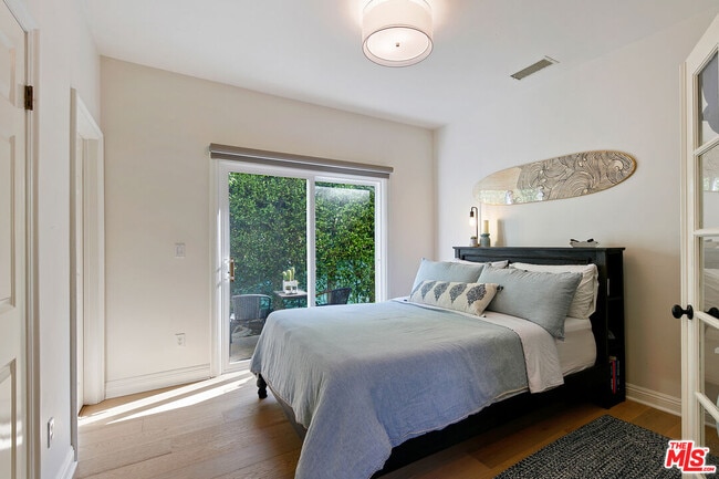 Building Photo - 28905 W Beach Ln