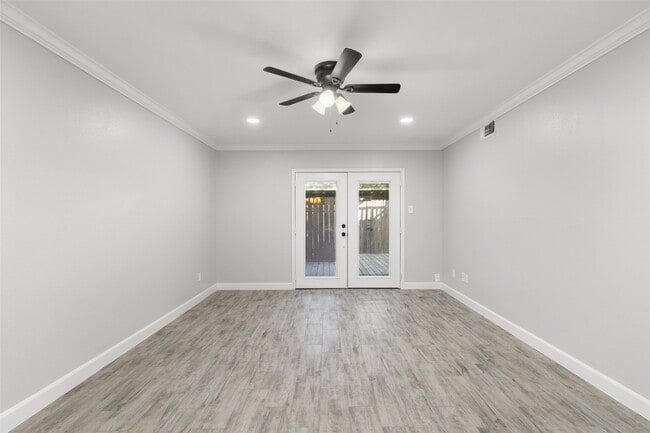 Building Photo - 13010 Trail Hollow Dr