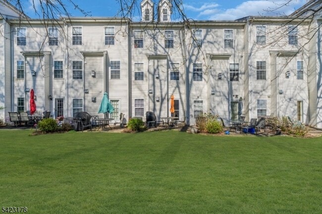 Building Photo - 451 Hartford Dr