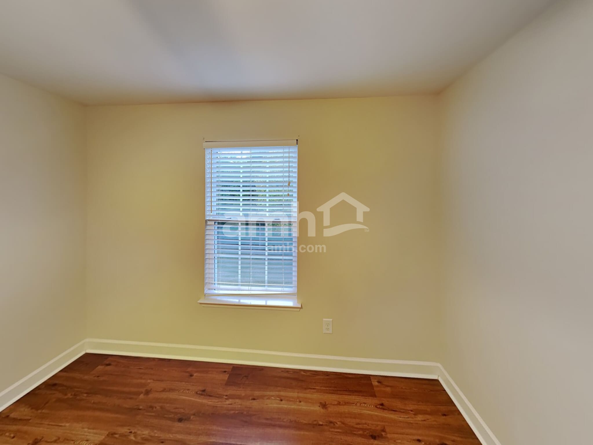 Building Photo - 140 Abbey Rd