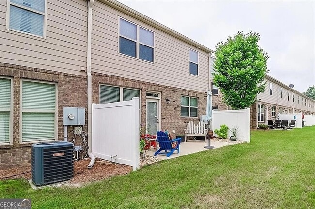 Building Photo - 2344 Attewood Dr