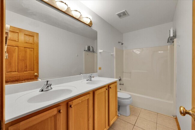 Building Photo - 24963 Heritage Oaks Dr