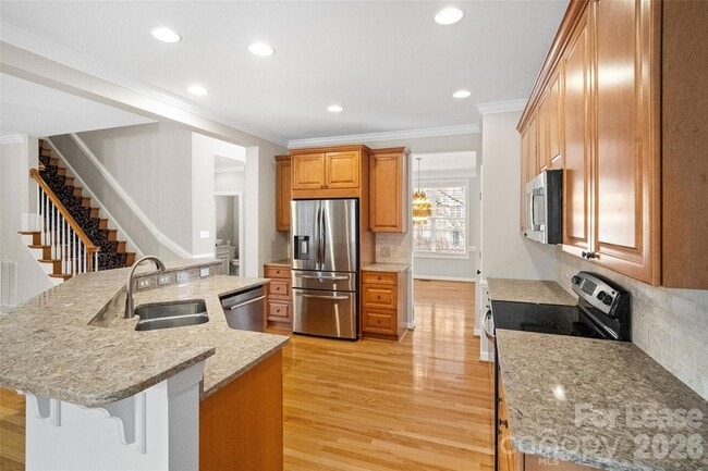 Building Photo - 704 Deercross Ln