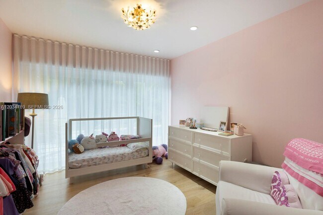 Building Photo - 5780 Las Palmas Dr