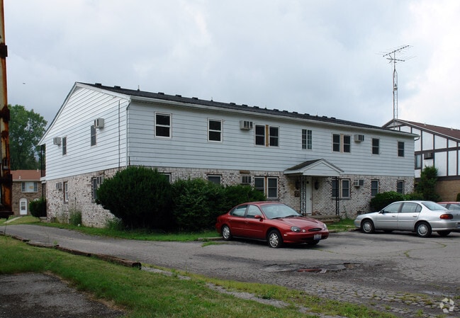 Building Photo - 1350 Brooke Park Dr