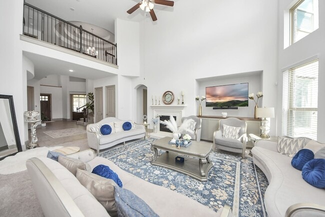 Building Photo - 1911 Sapphire Pines Ln