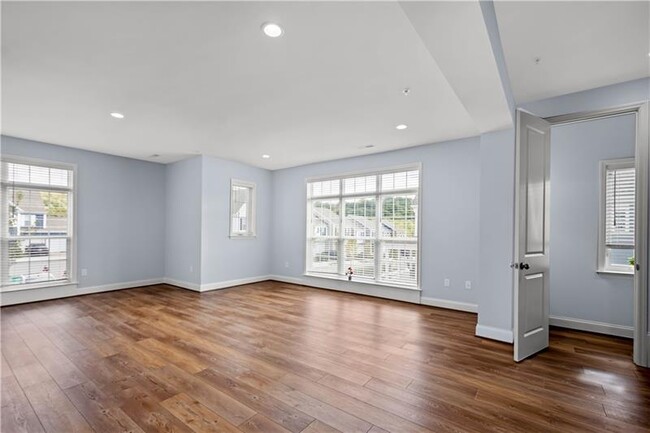 Building Photo - 2116 Westcott Ln