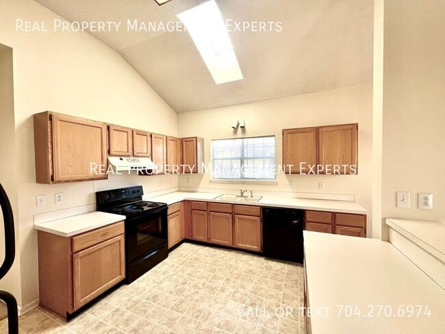 Building Photo - 109 Claremont Way