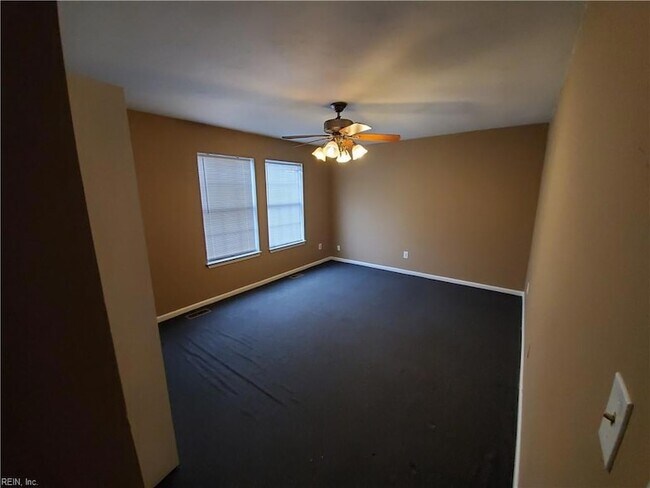 Building Photo - 1536 W 40th St