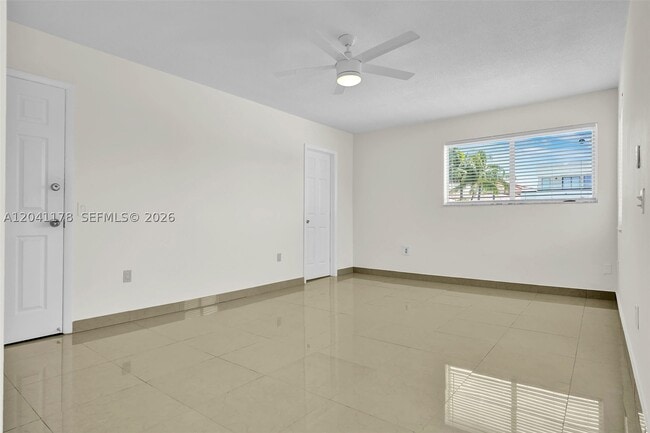 Building Photo - 16453 NE 33rd Ave