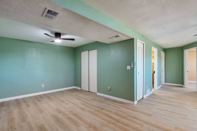 Building Photo - 1107 E 15th Ave